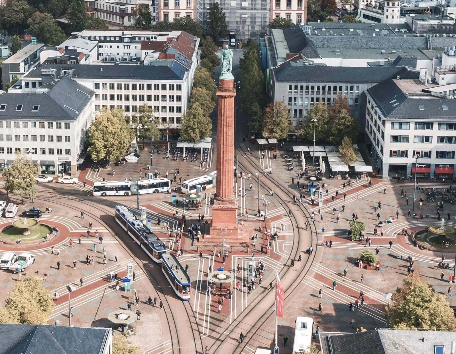 Darmstadt Stadtansicht – Flughafentransfer zum Frankfurt Airport